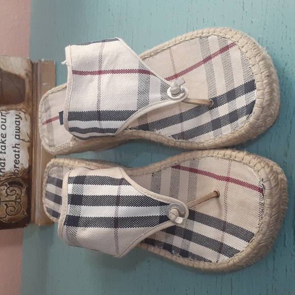 Burberry Shoes - BURBERRY SANDALS SZ 40 EUR